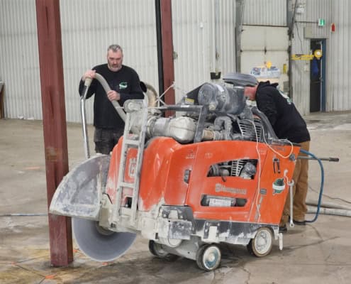Diamond flat saw cutting a concrete floor in Montreal